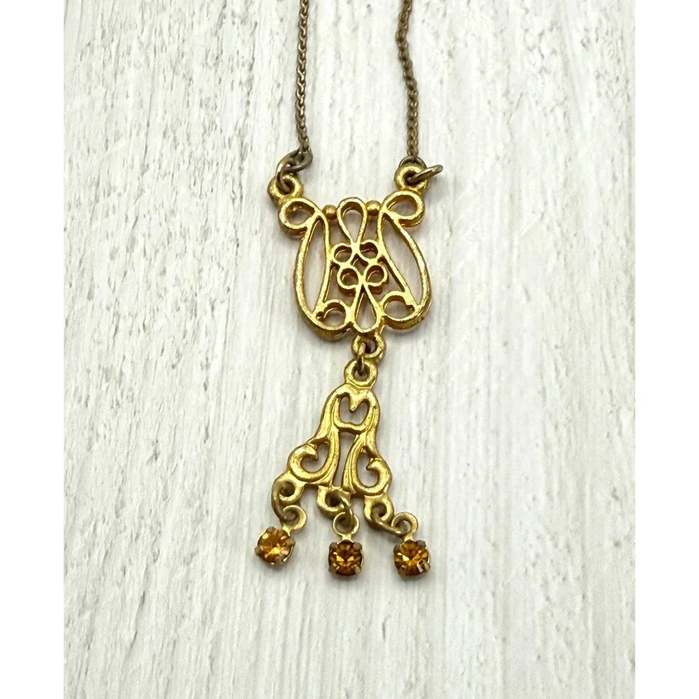 Vintage 90s Art Nouveau Gold Tone Floral Scroll Pendant Necklace 16in